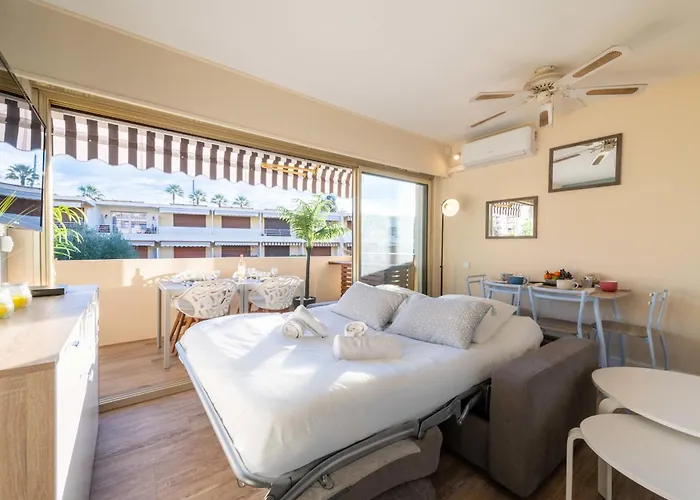 Apartament 1-br Near The And The Croisette Palm Cannes